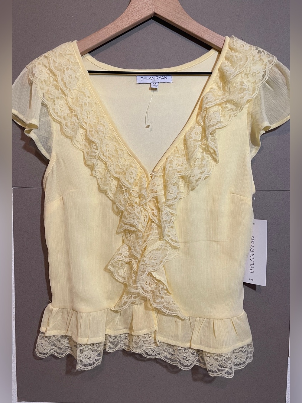 💫 NEW BUTTER YELLOW DYLAN RYAN NYC BLOUSE 💫